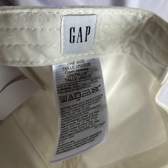 Pride Rainbow Baseball Cap NWT Gap - Picture 5 of 5